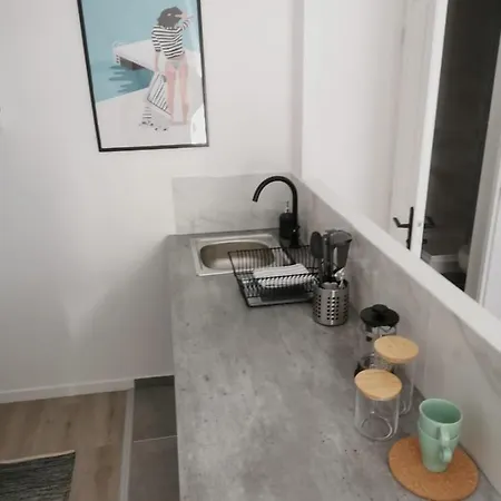 Cosy Et Rénovés Proches De La Gare Apartamento *