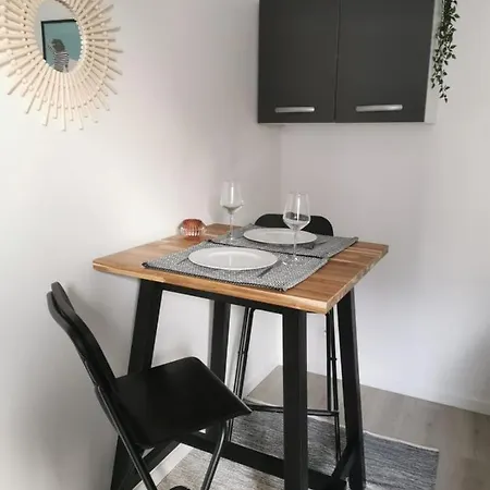 Cosy Et Rénovés Proches De La Gare Apartamento